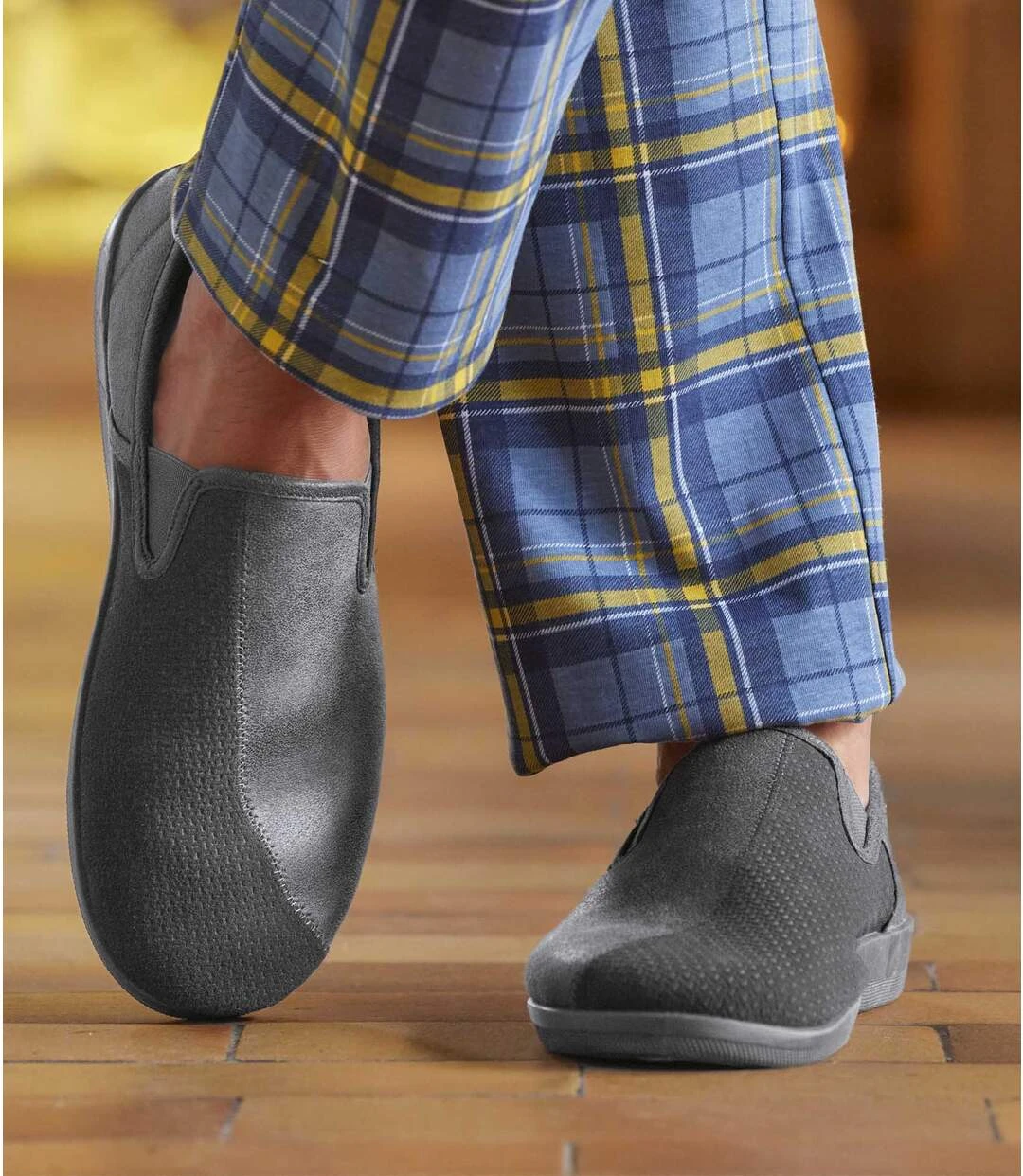 Men's Anthracite Dual-Material Slippers 3 Men's Anthracite Dual-Material Slippers - Image 2