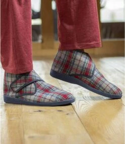 Men's Red & Grey Sherpa-Lined Slippers 7 Men's Red & Grey Sherpa-Lined Slippers -Featured Men'S Clothing Stores f8e146e11a3e5e80adae1b386ee00c93